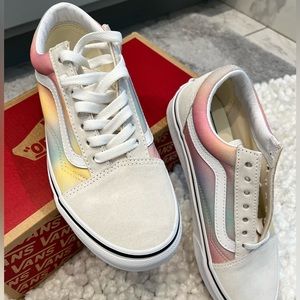 Ombre pastel color with cream, suede, women’s vans size 7 NWT